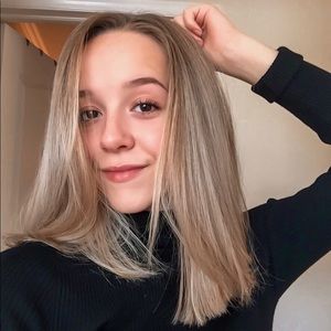 Meet your Posher, Danika